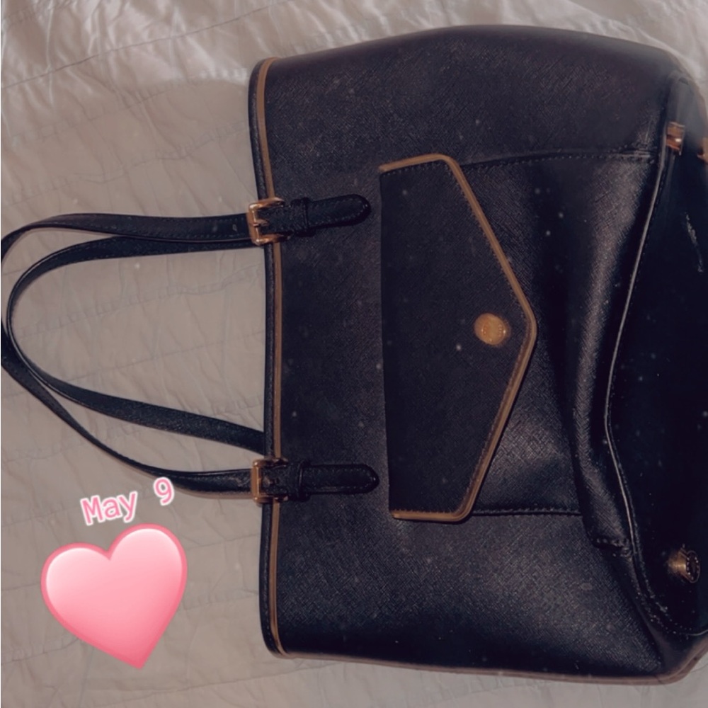 Michael koers purse smaller size no stains $45